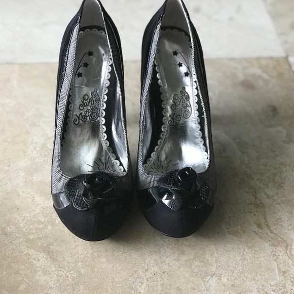 naughty monkey pumps